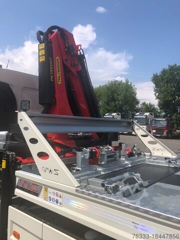 LKW mit Bergeplateau und Ladekran Volvo FL8 280