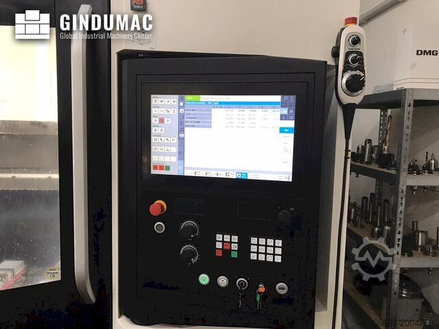 VERTIKALES BEARBEITUNGSZENTRUM DMG MORI M2