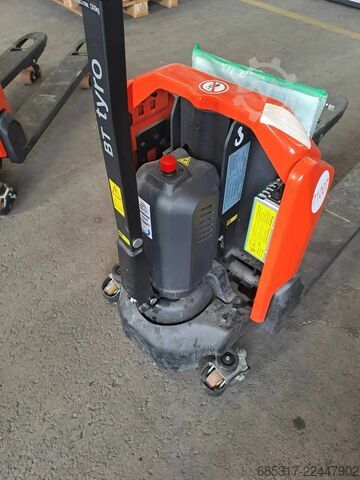 Electric Pallet Trucks Toyota LHE 130 castor