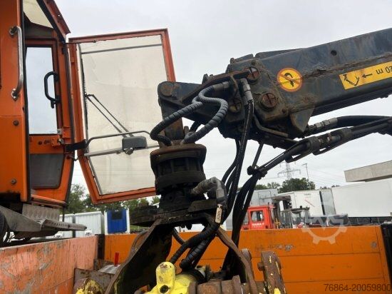 Swap chassis trailer  PLATEAU-WECHSELPRITSCHE MIT LOGLIFT 140S INKL. ROTATOR UND GREIFER