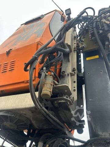 Swap chassis trailer  PLATEAU-WECHSELPRITSCHE MIT LOGLIFT 140S INKL. ROTATOR UND GREIFER