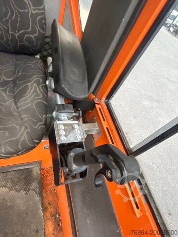 Swap chassis trailer  PLATEAU-WECHSELPRITSCHE MIT LOGLIFT 140S INKL. ROTATOR UND GREIFER