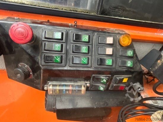 Swap chassis trailer  PLATEAU-WECHSELPRITSCHE MIT LOGLIFT 140S INKL. ROTATOR UND GREIFER