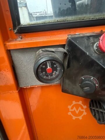 Swap chassis trailer  PLATEAU-WECHSELPRITSCHE MIT LOGLIFT 140S INKL. ROTATOR UND GREIFER