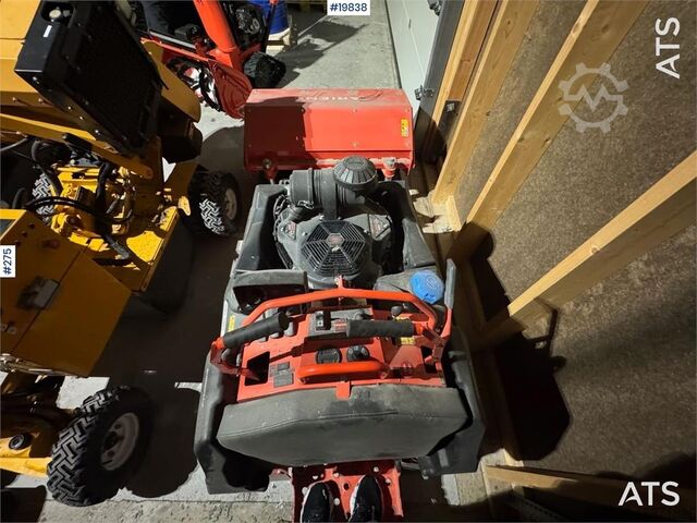 Construction equipment  Mammoth 850 – Almost unused with snow blower, salt
