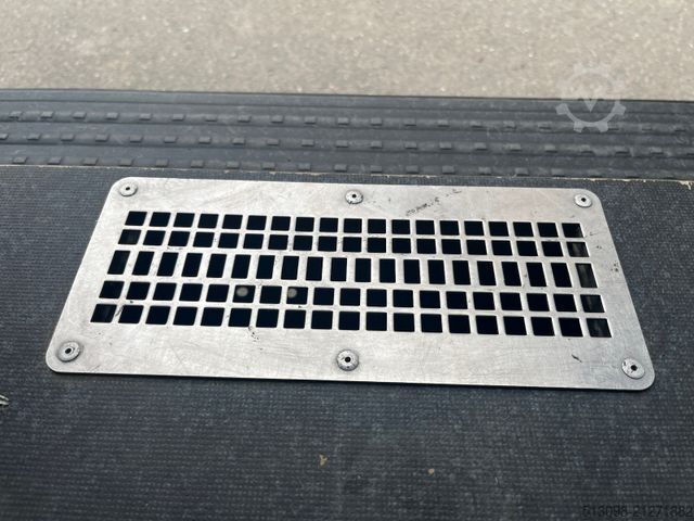 Kastenwagen VOLKSWAGEN T6.1 BOTT REGALS. TEMP. SHZ NAVI KLIMA 1.HAND