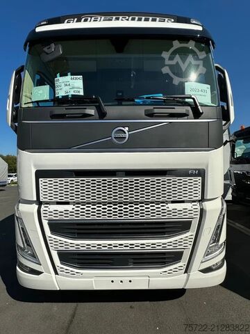 Chassis with cab Volvo FH 460 6x2-4 Globetrott. Fahrgestell LAGER