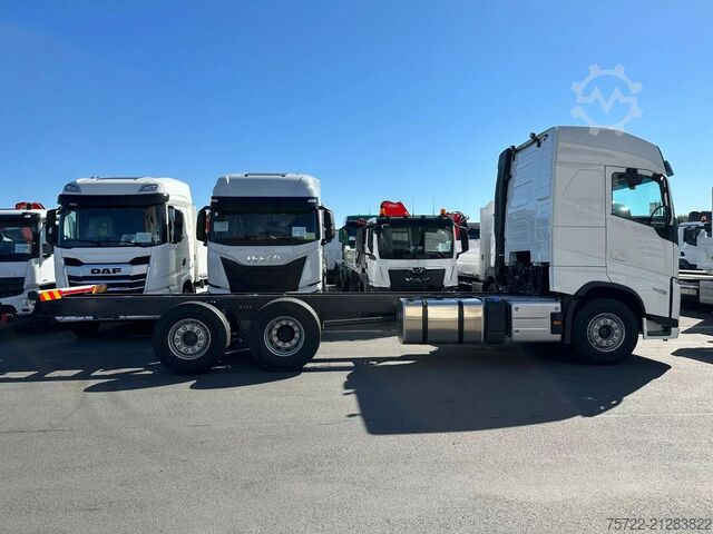 Chassis with cab Volvo FH 460 6x2-4 Globetrott. Fahrgestell LAGER