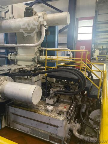 Injection molding machine Remu RM4000