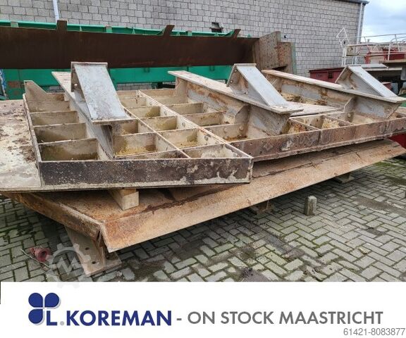 Feeding table Nordberg with Hopper  