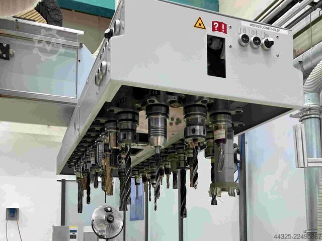 Bearbeitungszentrum mit Nestingtisch HOMAG PROFI BMG 512/74/19/F/R
