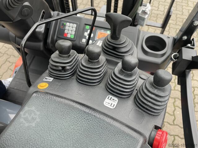 Electric 4-wheel forklift Toyota 8FBMKT30 - AKKU 91% - TOYOTA