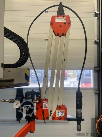 Pneumatischer Gewindeschneidarm Wiemers AT 12 II