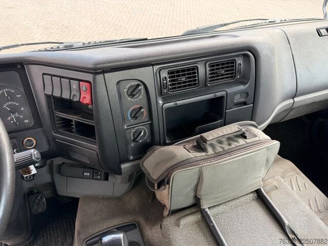 Open body Renault HD260-20 PR OPEN LAADBAK MET HMF853 KRAAN / BLA...