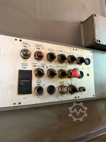 Zahnrad-Abwälzfräsmaschine - vertikal PFAUTER P 1251