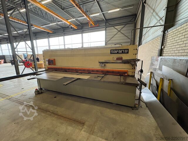 Hydraulic guillotine shear Safan VS370-6