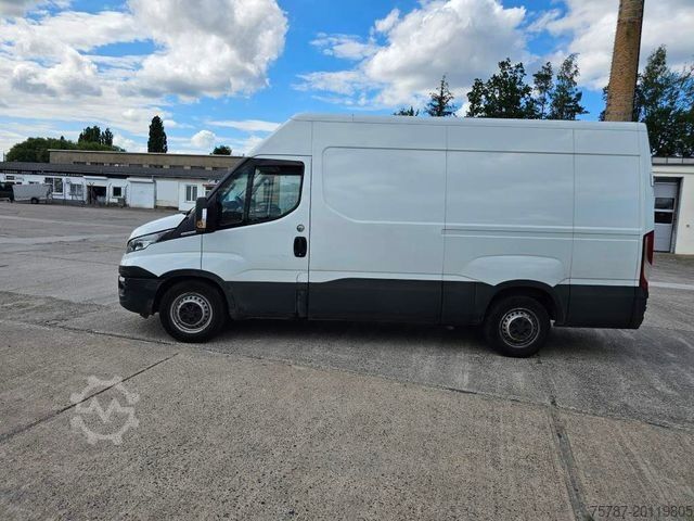 High top van IVECO 35S16 A8 V L, mittellang & hoch, kleiner Schaden