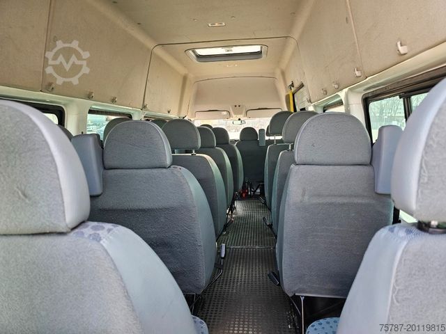 Kleinbus FORD Transit Trend 17 Sitzer