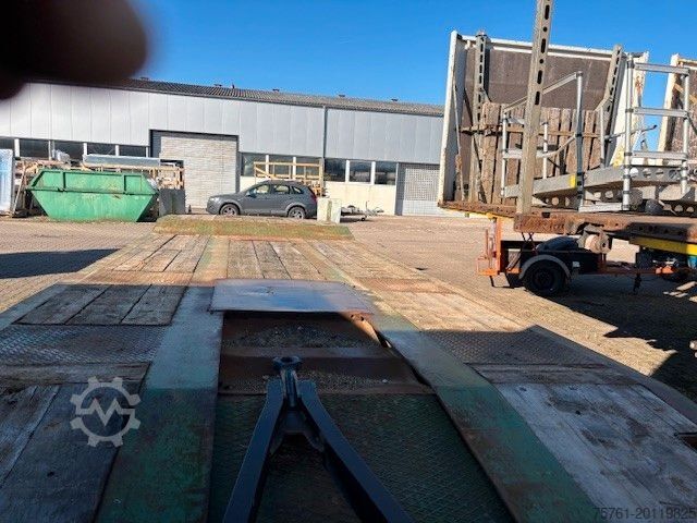 Low loader trailer MÜLLER-MITTELTAL Tieflader  24To