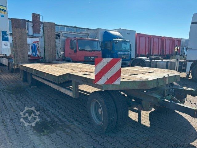 Low loader trailer MÜLLER-MITTELTAL Tieflader  24To