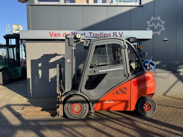 Linde H30T-01 Triplex 490 Freelift / Seitenschieber / Zinkenversteller / LPG 2011 LINDE H30T-01 Triplo 490 Freelift / Sideshift / Vorkversteller LPG 2011
