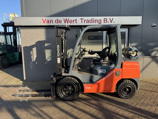 Toyota 06-8FG30F Triplex 430 Freihub / Seitenschieber LPG 2019 TOYOTA 06-8FG30F Triplo 430 Freelift / Sideshift LPG 2019