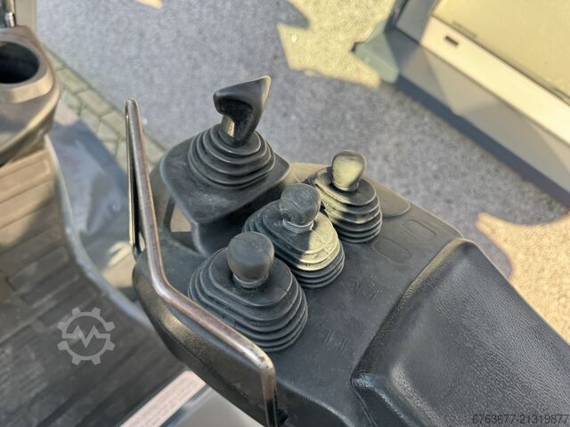 Toyota 06-8FG30F Triplex 430 Freihub / Seitenschieber LPG 2019 TOYOTA 06-8FG30F Triplo 430 Freelift / Sideshift LPG 2019