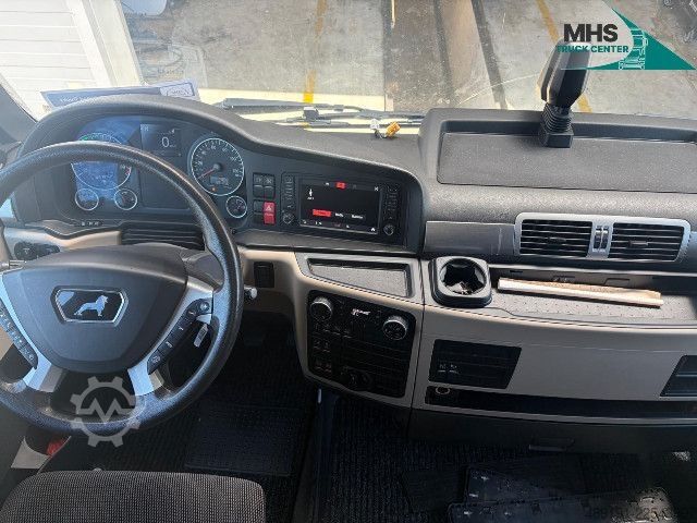 Standard SZM MAN TGX 18.500 4X2 BLS