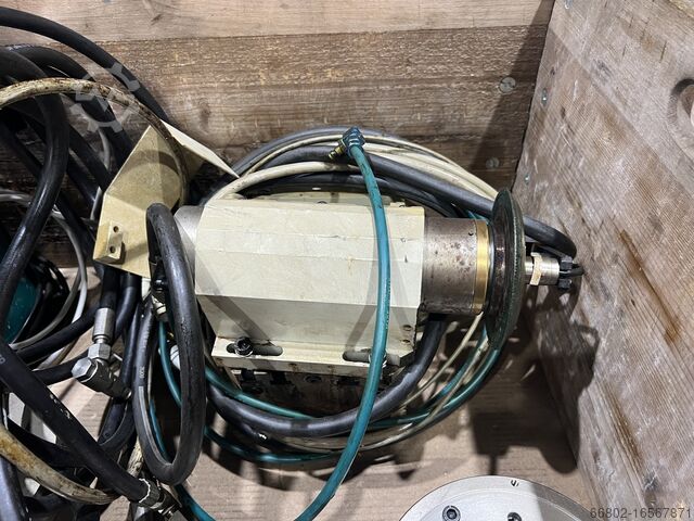 Innen- und Aussenrundschleifmaschine STUDER S145