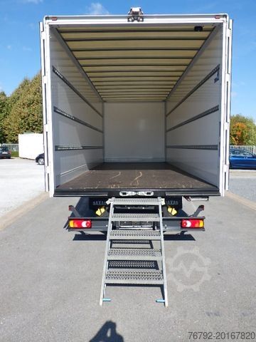 Box van IVECO ML 75 E 21 P Koffer 7,25m/Aufstiegstreppe/Klima