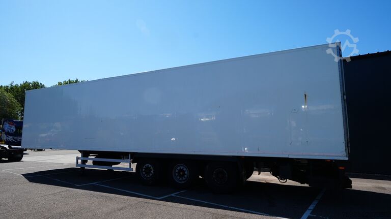 Kühl-/Tiefkühltransport Chereau 3 Axle frigo trailer Carrier Vector 1800