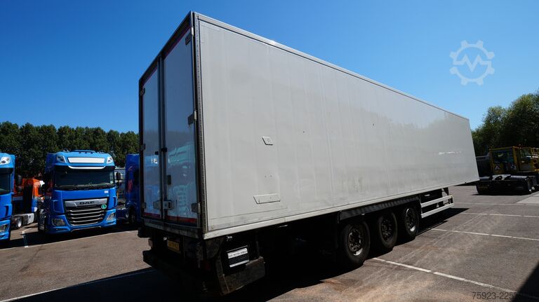 Kühl-/Tiefkühltransport Chereau 3 Axle frigo trailer Carrier Vector 1800