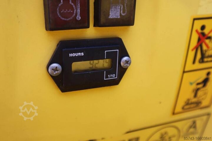 Mini excavator Wacker Neuson SWE08B Wacker Neuson mini excavator including 2 bu