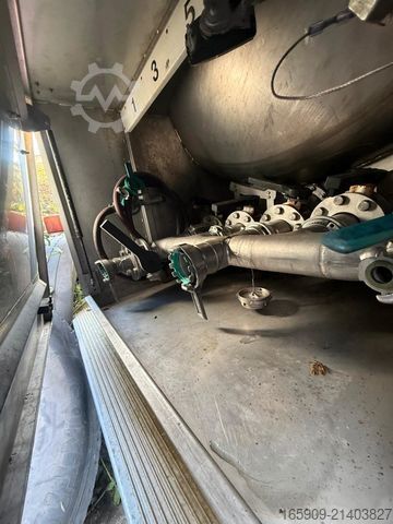 Tanker semitrailer SCHRADER D/NRW/0341, Edelstahl 5 x 5000Liter