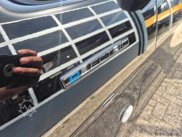 Lieferwagen Doppelkabine Mercedes-Benz eVito L2 DC 5 Pers/ Airco/ Camera/ 2X schuifdeur