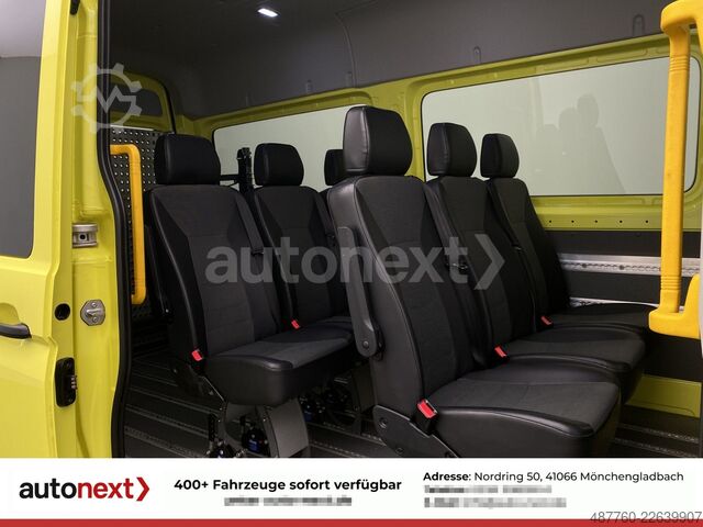 Kleinbus VW Crafter 35 Aut. *Rollstuhl-Rampe* 8-Sitze (5449)