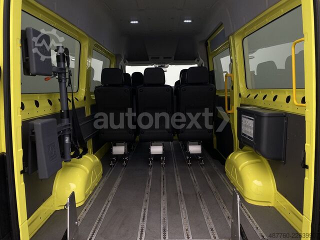 Kleinbus VW Crafter 35 Aut. *Rollstuhl-Rampe* 8-Sitze (5449)