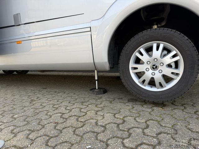 Integrated camper BÜRSTNER Elegance I 910 G 700 W Solar, 7000km, Hubstützen