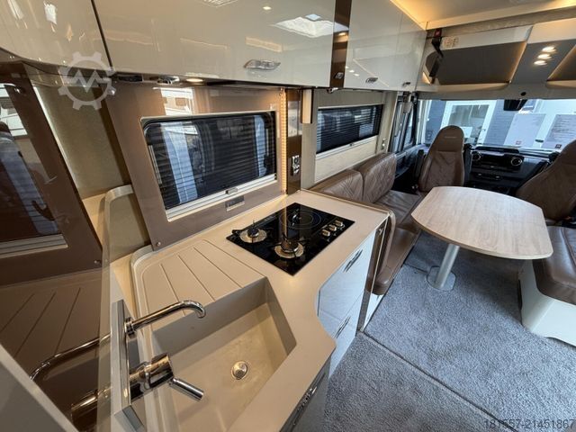 Integrated camper BÜRSTNER Elegance I 910 G 700 W Solar, 7000km, Hubstützen