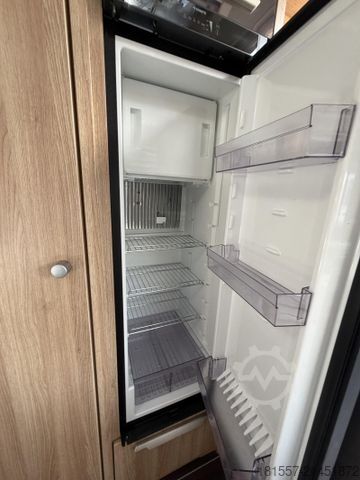 Semi-integrated camper KNAUS Sky Ti 590 MF Platinium  1. Hand, Lithium, Navi