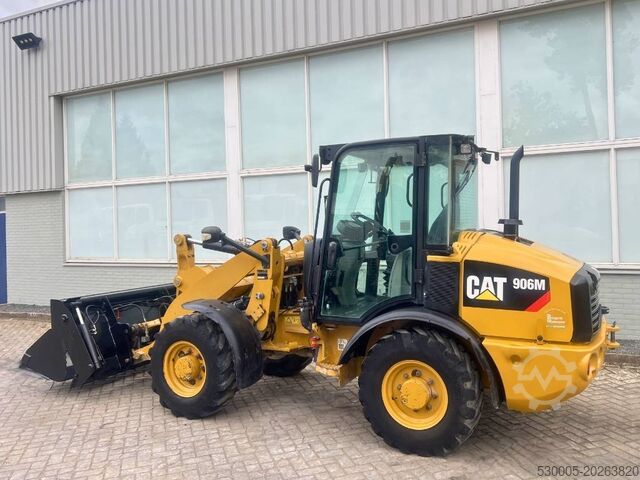Wheel loader Caterpillar 906 M     2016