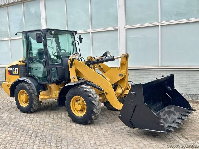Wheel loader Caterpillar 906 M     2016