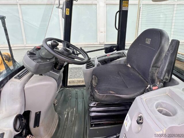 Wheel loader Caterpillar 906 M     2016
