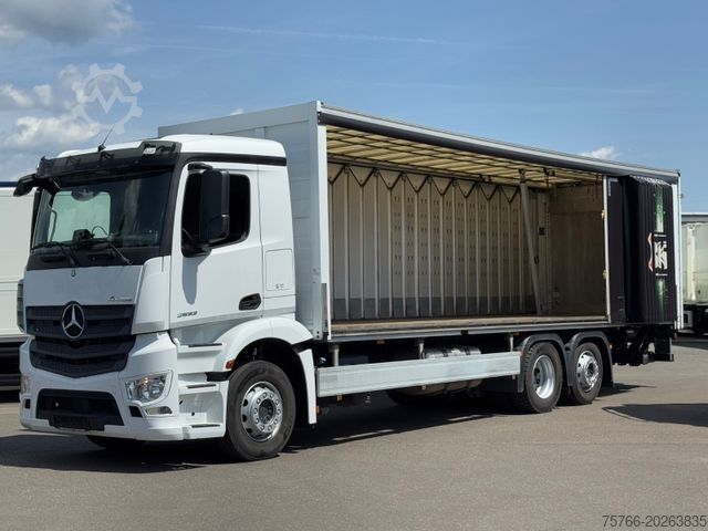 LKW mit Getränkeaufbau MERCEDES-BENZ ANTOS 2533 L / LBW / LENKACHSE / 22 PAL
