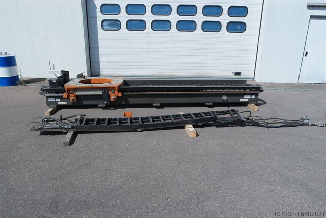 Positioning machine KUKA KL 1500/2