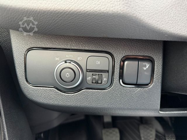 Box van MERCEDES-BENZ Sprinter 317 CDI 4325 Koffer LBW Klima Kamera