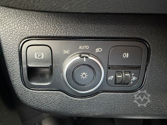 Panel van MERCEDES-BENZ eSprinter 312 Klima SHZ Kamera