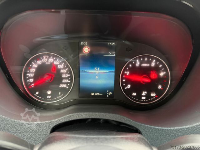 Pick-up van MERCEDES-BENZ Sprinter 319 CDI 3665 DoKa AHK Klima LED