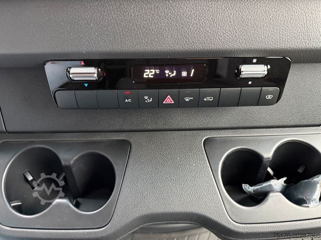 Pick-up van MERCEDES-BENZ Sprinter 319 CDI 3665 DoKa AHK Klima LED