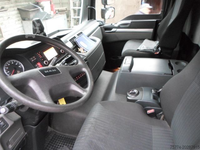 Box truck MAN TGL  12.220 / Koffer/LBW 3000 KG